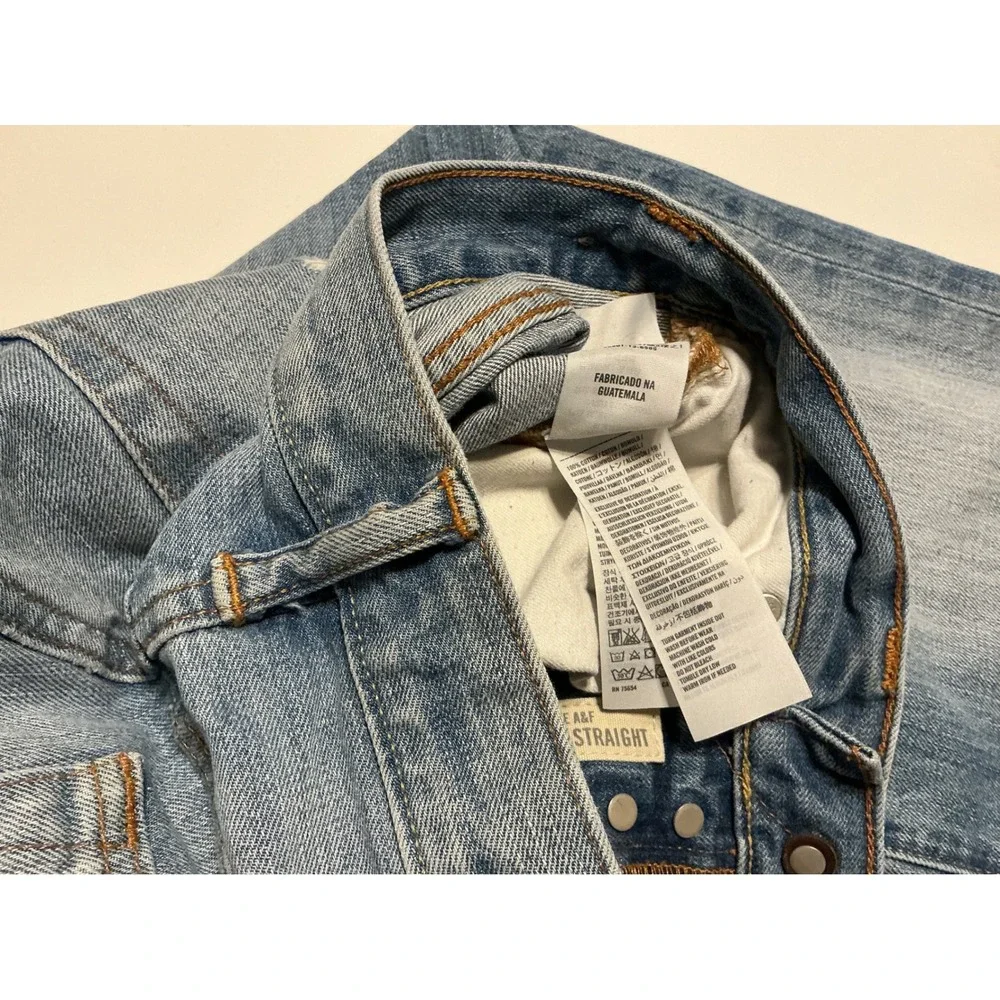 Abercrombie Fitch Mens Jeans Straight Fit‎ Distressed Med Wash 30x30 fits 28x28